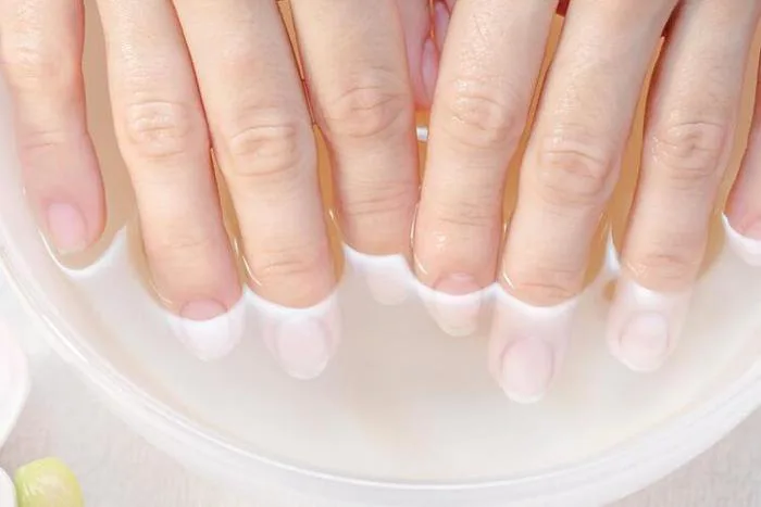 3 cách tháo móng úp đơn giản, dễ làm tại nhà | Yody