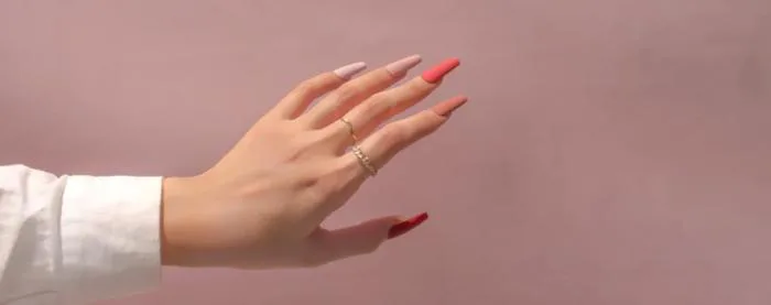 Cách gắn móng tay giả: Hướng dẫn cách dán nailbox đúng chuẩn Cách gắn móng tay giả: Hướng dẫn cách dán nailbox đúng chuẩn