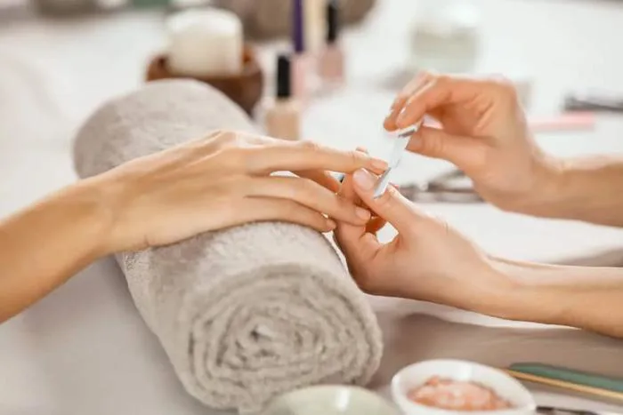 3 cách gỡ sơn gel tại nhà nhanh chóng, không gây xước móng