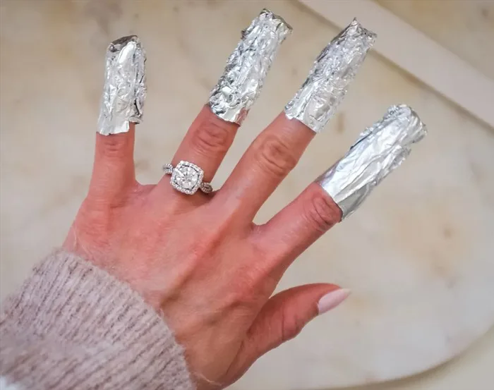 Hướng dẫn cách tháo gỡ móng tay gel đơn giản mà an toàn tại nhà