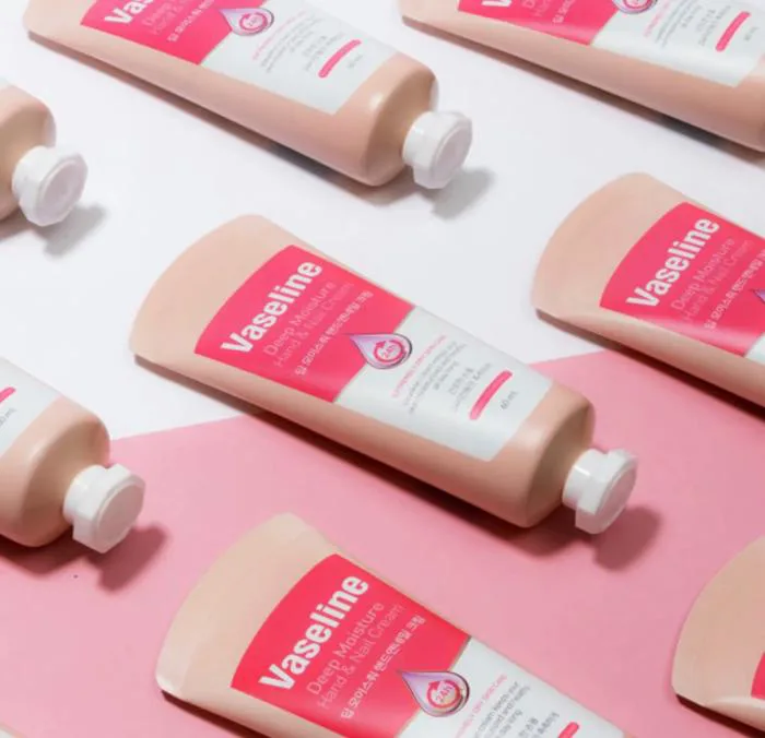 Kem Dưỡng Tay và Móng Vaseline Deep Moisture Hand & Nail Cream 60ml ( sản phẩm hỗ trợ) Damask - Mỹ Phẩm Chính Hãng Kem Dưỡng Tay và Móng Vaseline Deep Moisture Hand & Nail Cream 60ml ( sản phẩm hỗ trợ) Damask - Mỹ Phẩm Chính Hãng