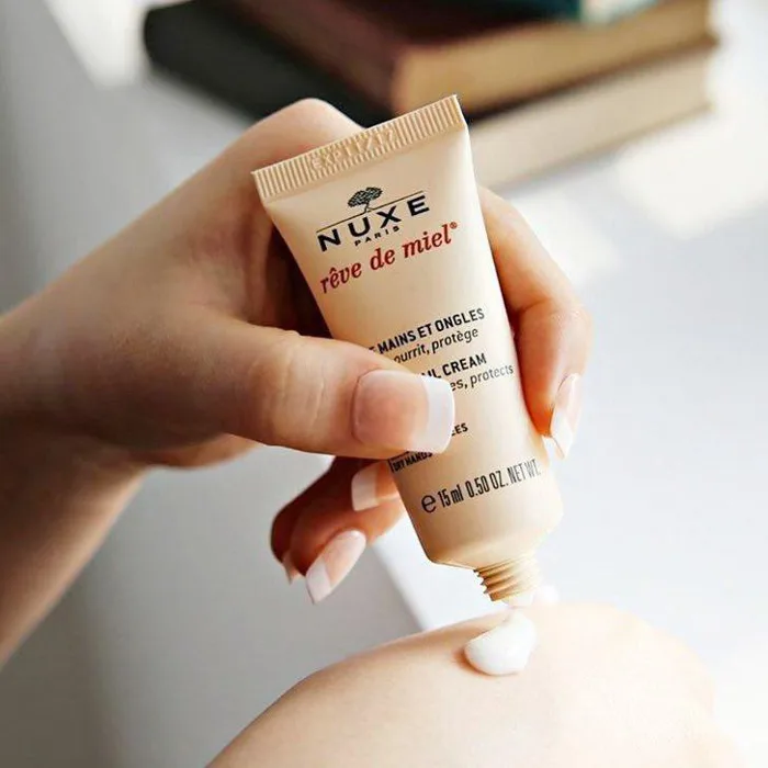 Kem Dưỡng Da Tay Và Móng Nuxe Reve De Miel Hand and Nail Cream 50mlKem Dưỡng Da Tay Và Móng Nuxe Reve De Miel Hand and Nail Cream 50ml – Chanh Cosmetic Kem Dưỡng Da Tay Và Móng Nuxe Reve De Miel Hand and Nail Cream 50mlKem Dưỡng Da Tay Và Móng Nuxe Reve De Miel Hand and Nail Cream 50ml – Chanh Cosmetic