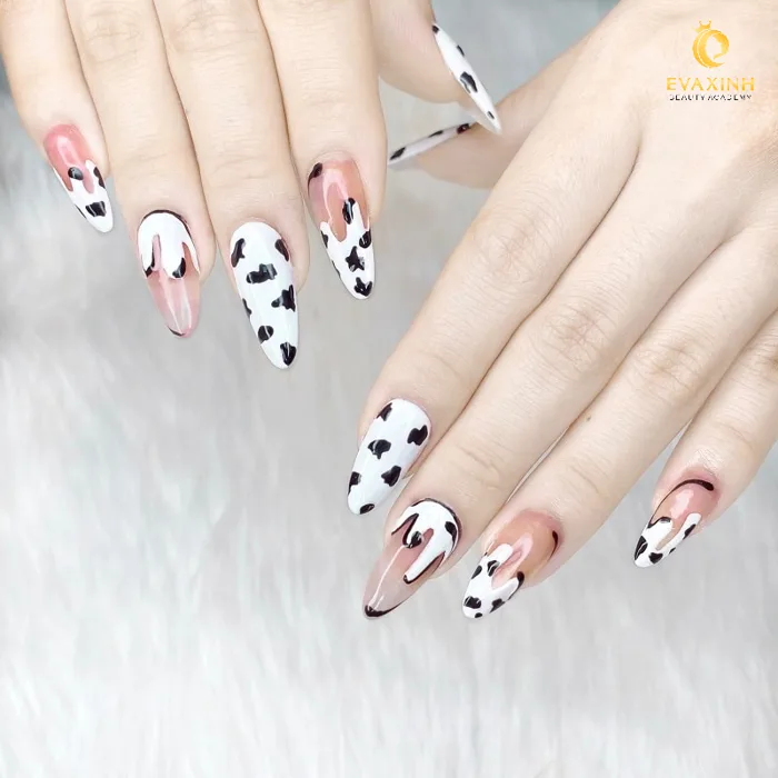 Khóa học nail chuyên nghiệp - Học nail cơ bản đến nâng cao Khóa học nail chuyên nghiệp - Học nail cơ bản đến nâng cao