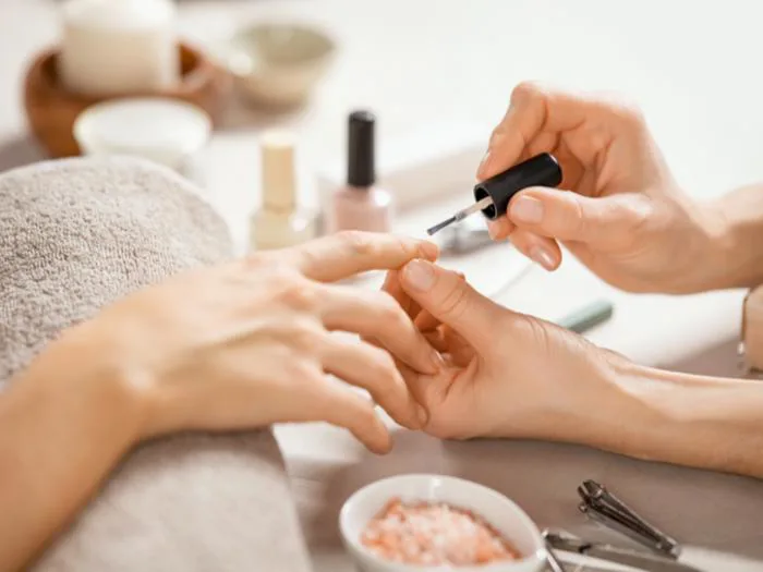 Những câu hỏi thường gặp về học làm nail cho người mới bắt đầu Những câu hỏi thường gặp về học làm nail cho người mới bắt đầu