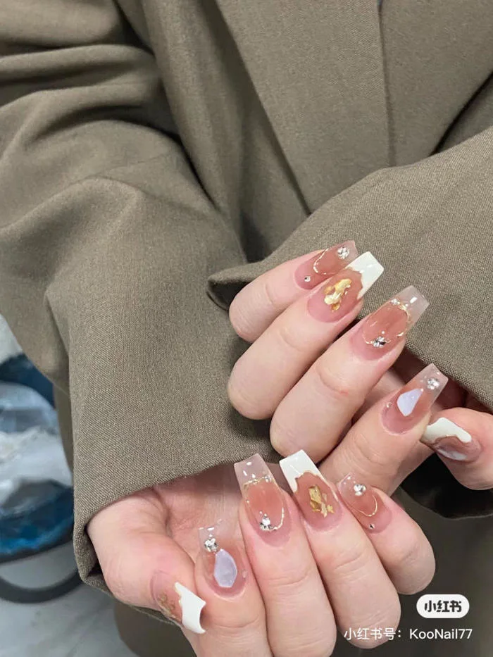 Top 10 Mẫu Nails Tay Ẩn Xà Cừ Đẹp Nhất Năm 2024