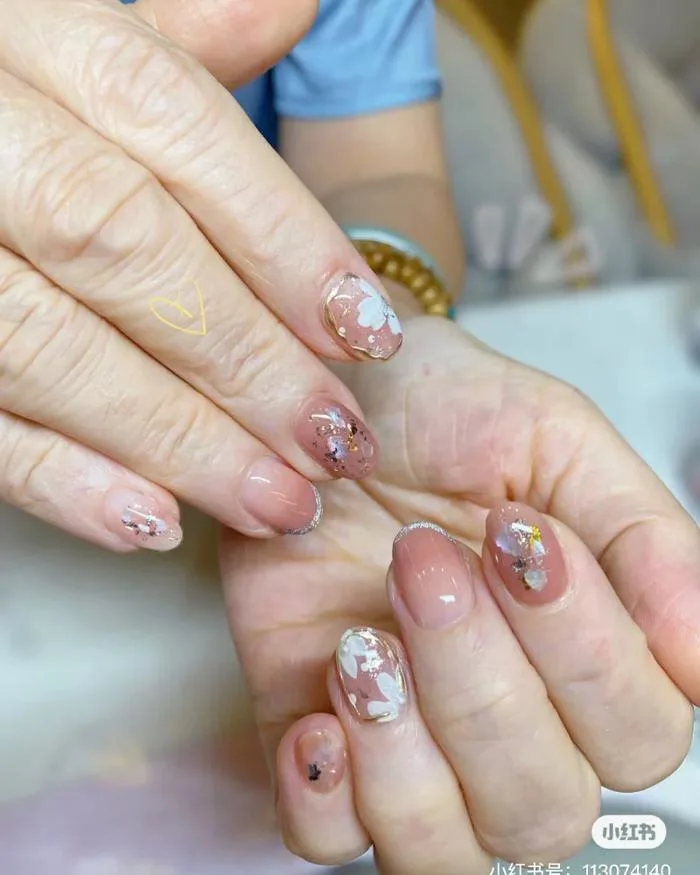 Bộ ảnh mẫu nail cho tuổi 50 sang trọng làm say đắm lòng người 137+ -  kieutocxinh.com