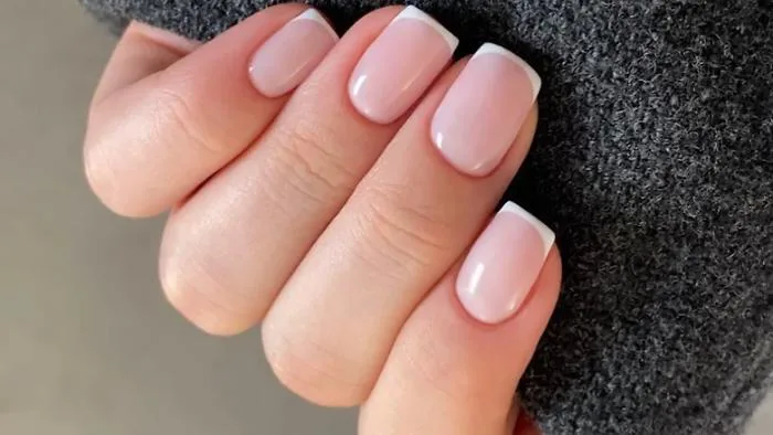 Phong cách nail đẹp thanh lịch cho phụ nữ trên 50 tuổi | ELLE