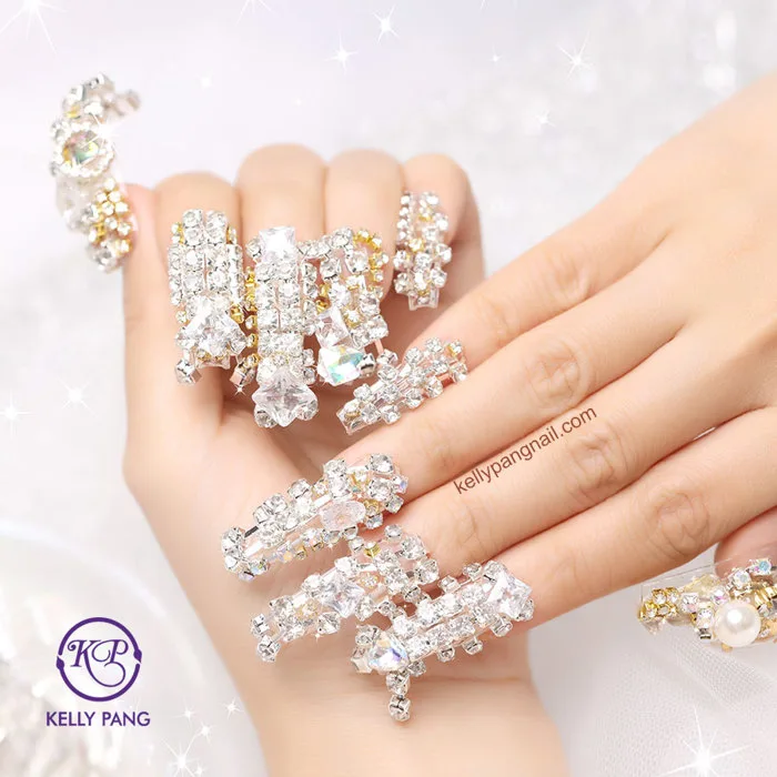 BST mẫu nail đính đá lấp lánh kiêu sa - Kelly Pang