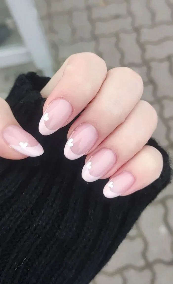100+ mẫu nail sơn đầu móng trắng đẹp (có loại đính đá)