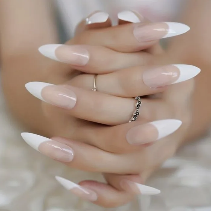 Top 100+ mẫu nail sơn đầu móng trắng sang chảnh, thanh lịch
