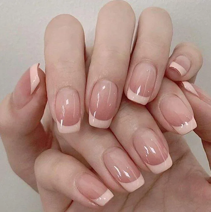 Xu hướng sơn đầu móng - french nail đỉnh nhất mà bạn phải biết. french-nail -co-ban-1-78e176b2