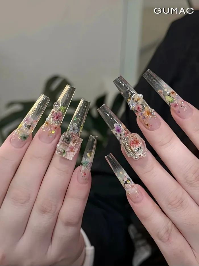 Top mẫu nail ẩn hoa khô ĐẸP nhẹ nhàng, tinh tế nhất hiện nay