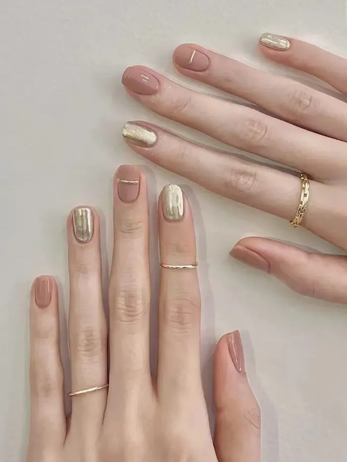 Màu Nail Hot Trend 2025 Đón Hè Rực Rỡ