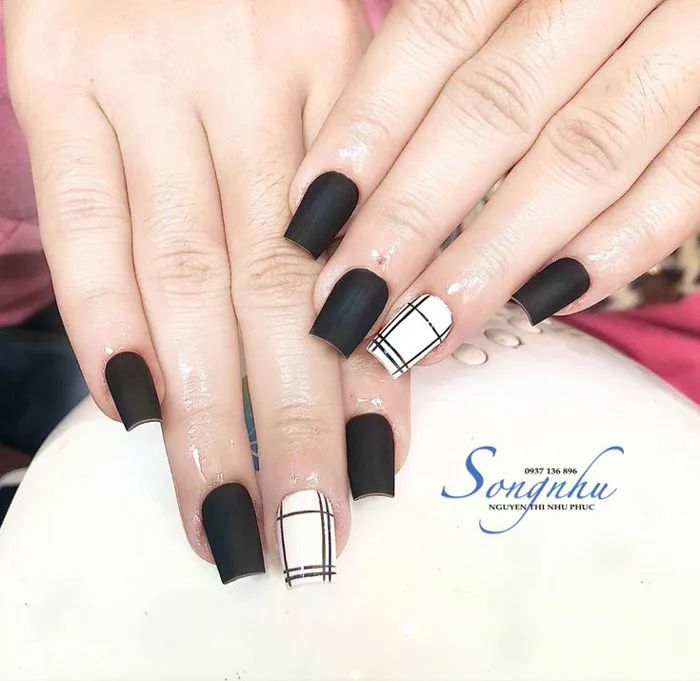 Nail Kẻ Sọc Đơn Giản Nhà Song Như | Nail trong, Móng tay, Sắc đẹp