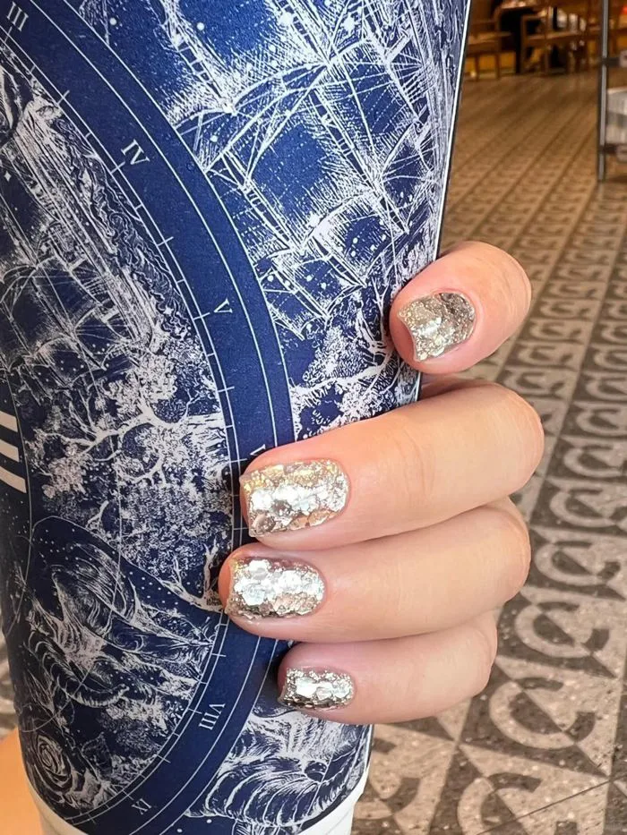 15+ Mẫu Nail Kim Tuyến Đẹp Lấp Lánh Khiến Nàng Mê Mẩn