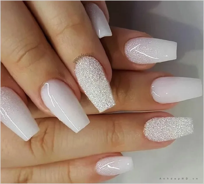 150+ Mẫu Nail Kim Tuyến Đẹp Lấp Lánh Cho Nàng Sang Chảnh