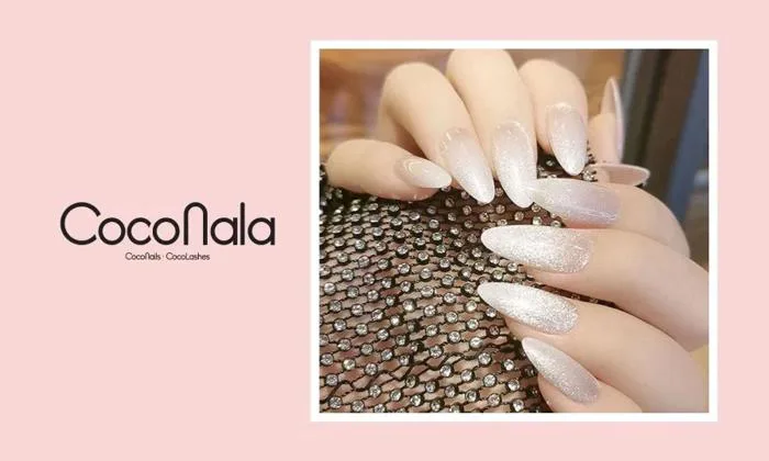 10+ mẫu nail kim tuyến đơn giản mà đẹp lung linh cho mùa lễ