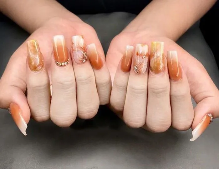 Khám phá vẻ đẹp ngọt ngào qua loạt 114 mẫu nail màu cam đất -  kieutocxinh.com