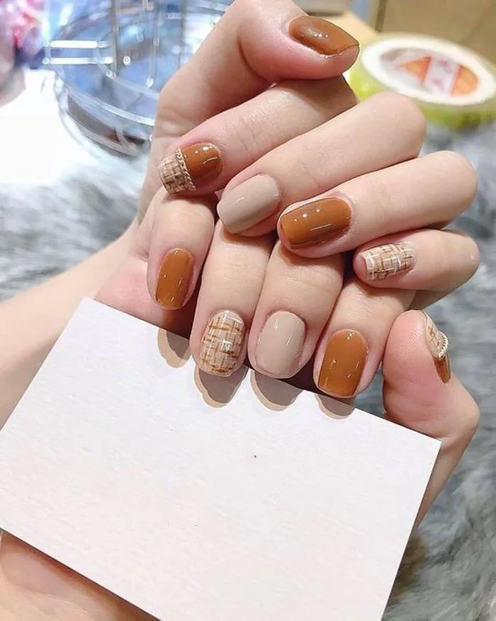 100+ mẫu nail màu cam đất đính đá sang chảnh nhất