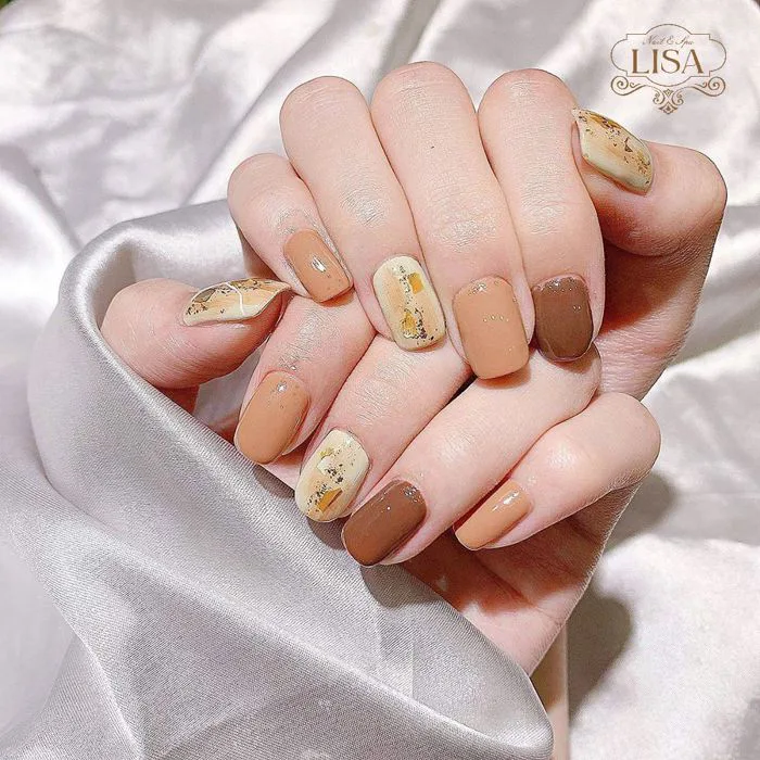 4 Mẫu nail màu cam đất nổi bật rực rỡ khiến chị em điêu đứng