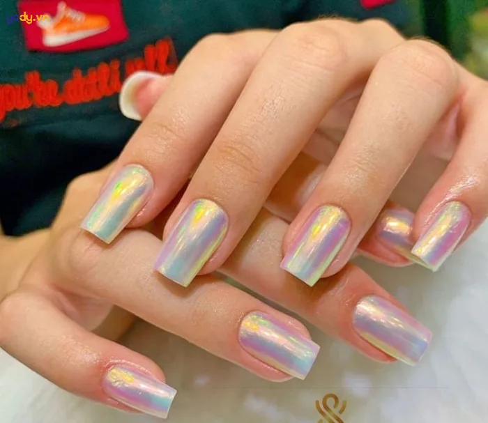 Nail tráng gương cầu vồng: Mẫu nail độc đáo cho nàng cá tính | Yody