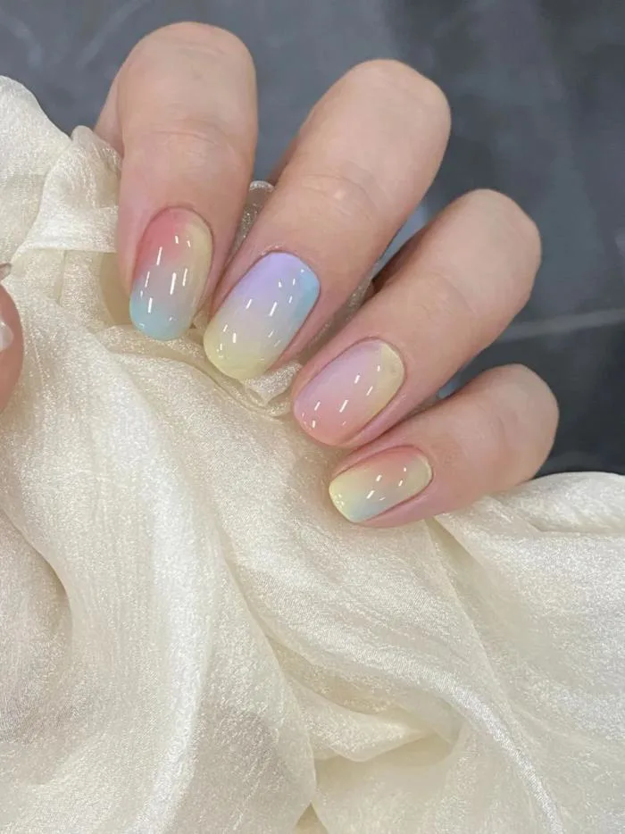 TOP 15 Mẫu Nail Nhiều Màu Cực Chất Cho Nàng Năng Động