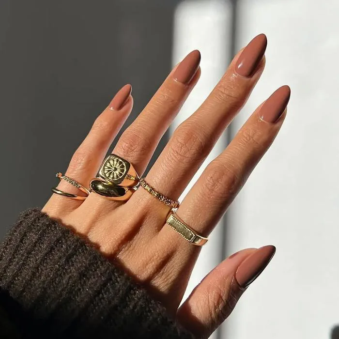 7 kiểu nail màu nâu chocolate milk phù hợp với mọi tông da | ELLE
