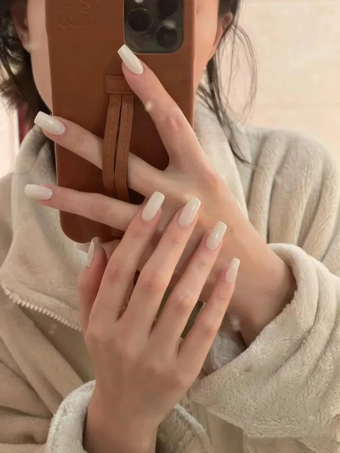 Gợi Ý 49+ Mẫu Nail Màu Trắng Sữa Tinh Tế, Sang Trọng 2024 | TIKI