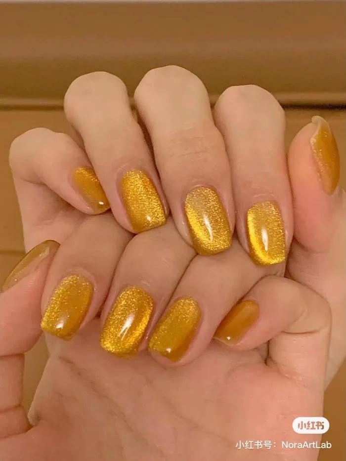 101+ Mẫu nail màu vàng xinh xắn, trẻ trung và tôn da cho nàng