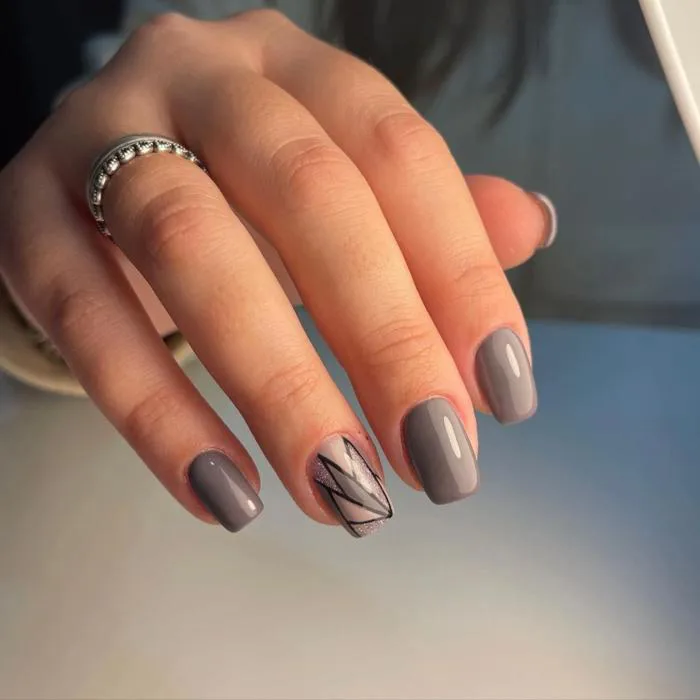 Phá cách cùng những mẫu nail màu xám sang xịn cho quý cô hiện đại
