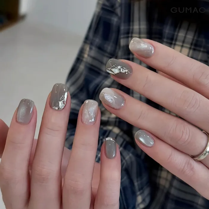 Top những mẫu nail màu xám SANG TRỌNG dẫn đầu xu hướng hiện đại