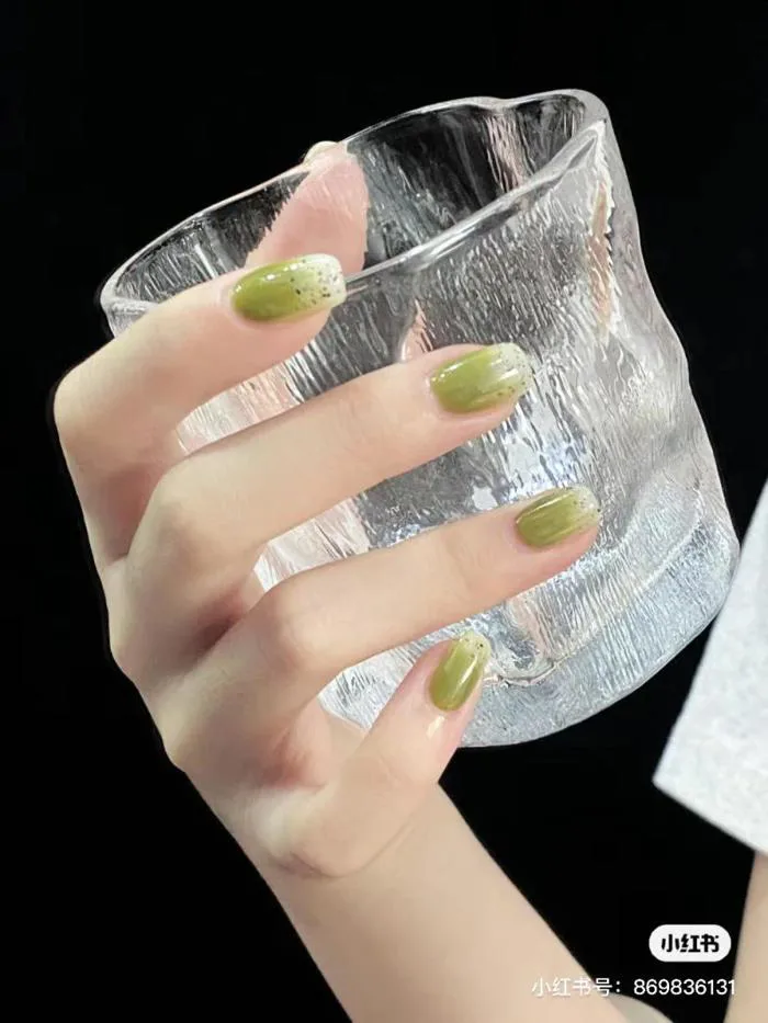 99+ mẫu nail xanh bơ tươi trẻ, trong veo cho nàng xinh đẹp mỗi ngày