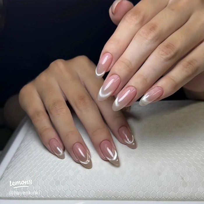 Móng tay mắt mèo dáng hạnh nhân: kiểu nail đẹp, sang và cực hút mắt  2024-2025