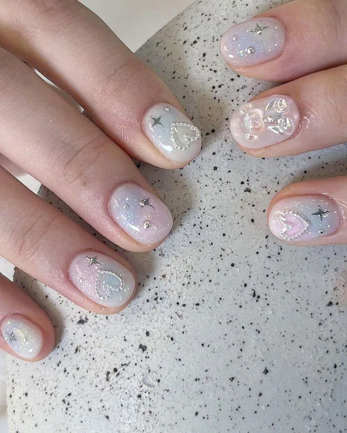 Điểm danh 45 mẫu nail đẹp cho móng ngắn siêu thời thượng và trendy. mau-nail -dep-cho-mong-ngan-su...