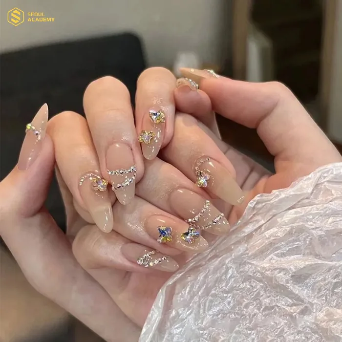 Top 30+ mẫu nail móng nhọn tròn đẹp cá tính, sang chảnh