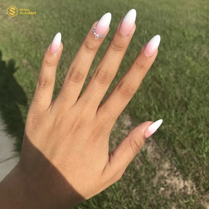 Top 30+ mẫu nail móng nhọn tròn đẹp cá tính, sang chảnh