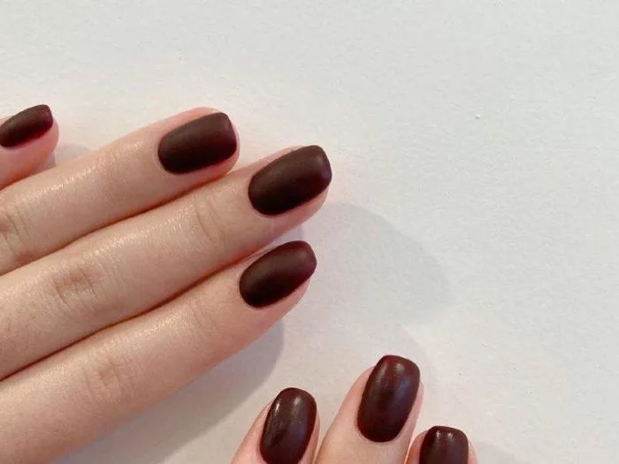 20+ mẫu nail trơn đơn giản nhưng sang trọng và thu hút