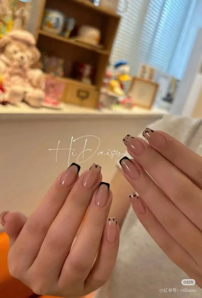 TOP 15 Mẫu Nail Móng Vuông Đẹp Sắc Sảo, Cuốn Hút Vạn Người Mê