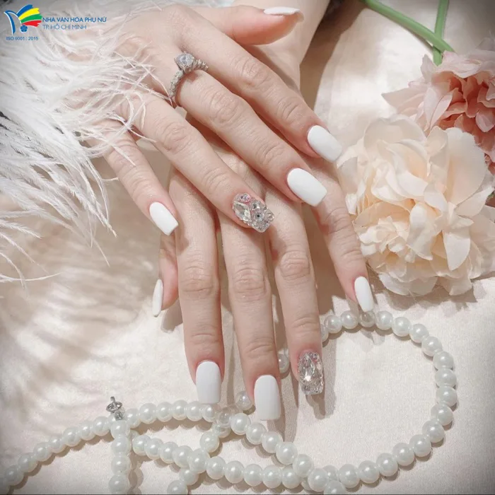 Nail Móng Vuông Và Những Mẫu Ấn Tượng - Nhà Văn Hoá Phụ Nữ thành phố Hồ Chí  Minh