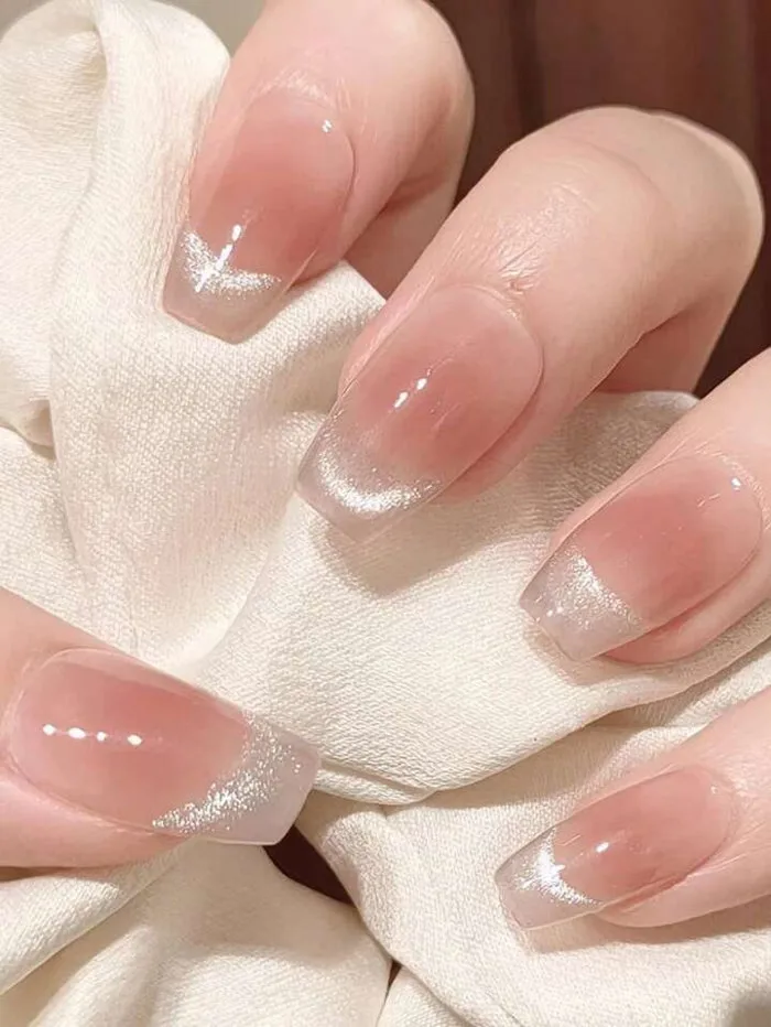 Top 5 Mẫu Nail Ombre Mùa Hè 2025 Tươi Sáng, Năng Động