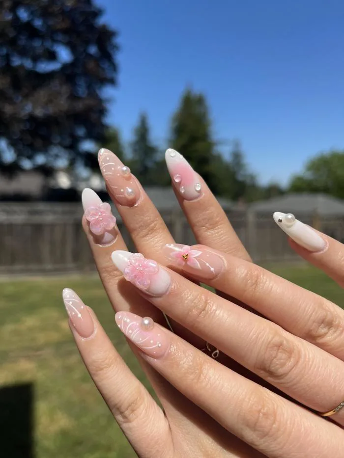 Móng tay mừng sinh nhật 🌸🎈 : r/Nails