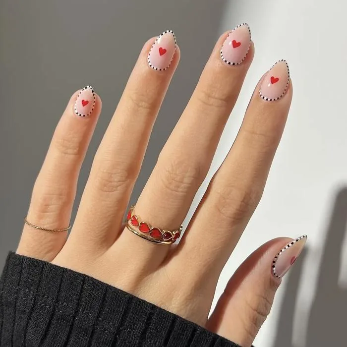 Gợi ý 7 mẫu sơn móng tay cho mùa Valentine sắp đến | ELLE