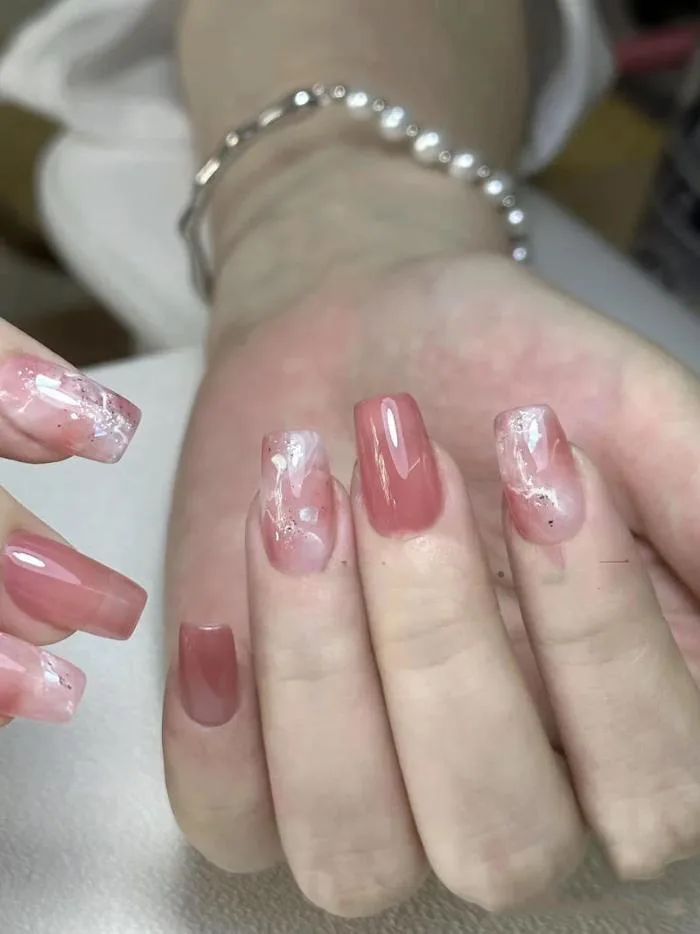 99+ Mẫu nail vân đá đẹp, nịnh da, hot trend cho nàng thu đông 2026