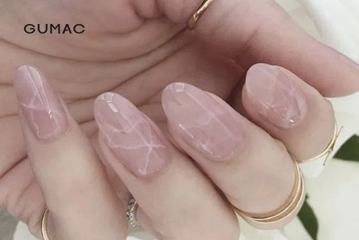 Những mẫu nail vân đá ĐẸP MẮT và độc đáo cho bạn gái cá tính