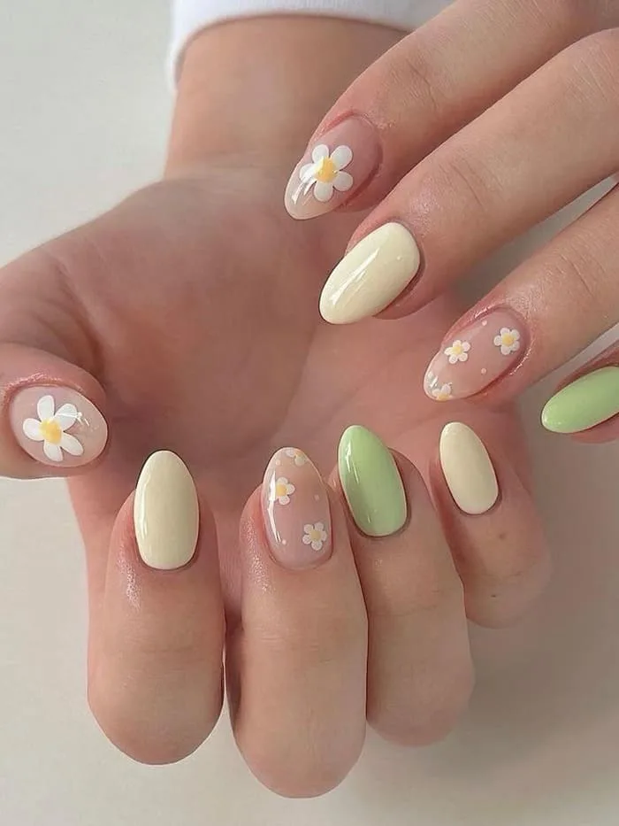 Hé lộ 50+ mẫu nail vẽ hoa đơn giản, đẹp và sang trọng 2025 - DD Beauty Bar