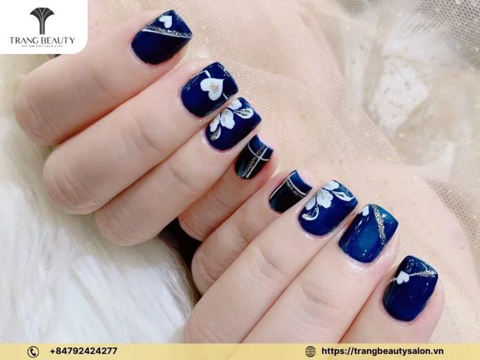 Top 99+ mẫu nail hoa đẹp nhỏ nhắn, cực trendy các nàng nên thử