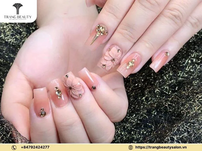 Top 99+ mẫu nail hoa đẹp nhỏ nhắn, cực trendy các nàng nên thử