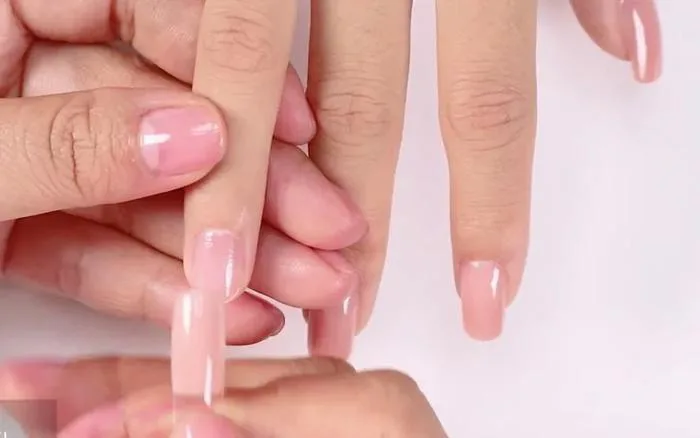 Cách Úp Móng Giả Đúng Cách, Giữ Được Lâu - Lilian Beauty - Chuyên Phân Phối  Sơn Móng Tay, Phụ kiện Nail