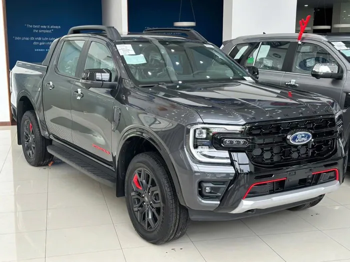 Ranger Stormtrak Xám 2025 Hình ảnh mới nhất sẵn kho giao ngay