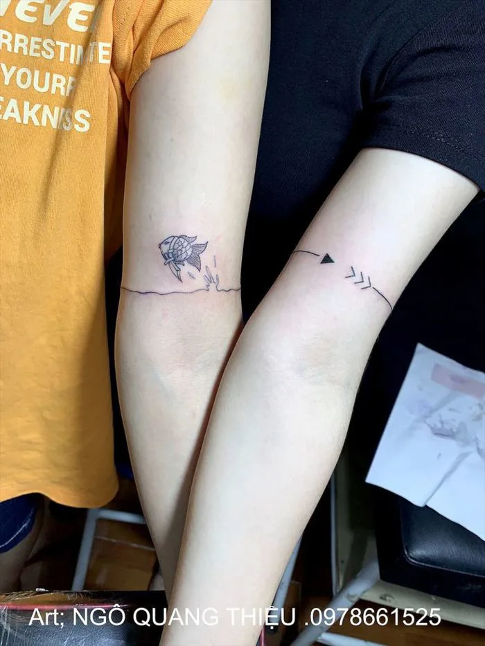 hình xăm mini bắp tay nữ